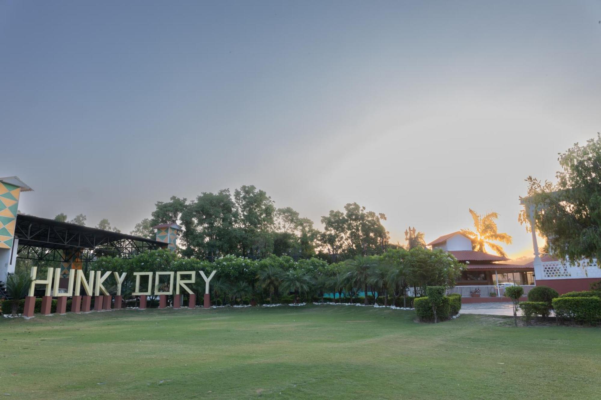 Hunky Dory Resort And Spa Dhar Khurd Exterior photo
