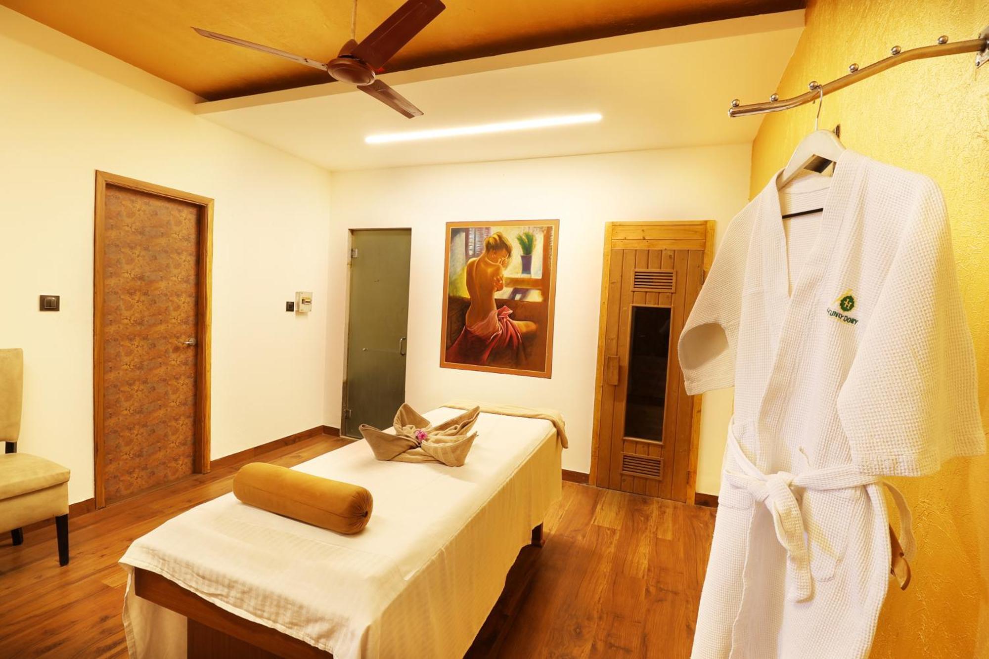 Hunky Dory Resort And Spa Dhar Khurd Exterior photo