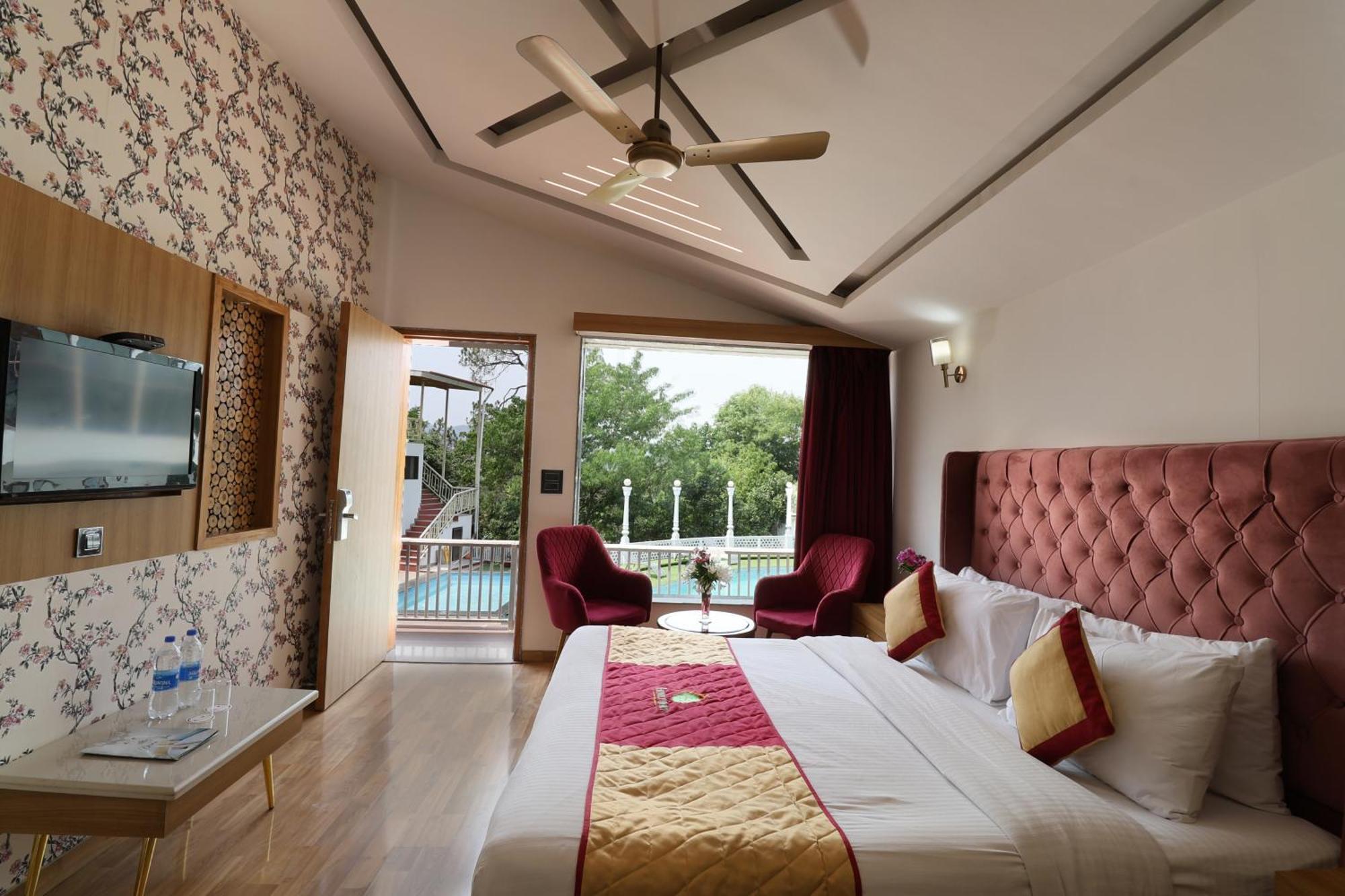 Hunky Dory Resort And Spa Dhar Khurd Exterior photo