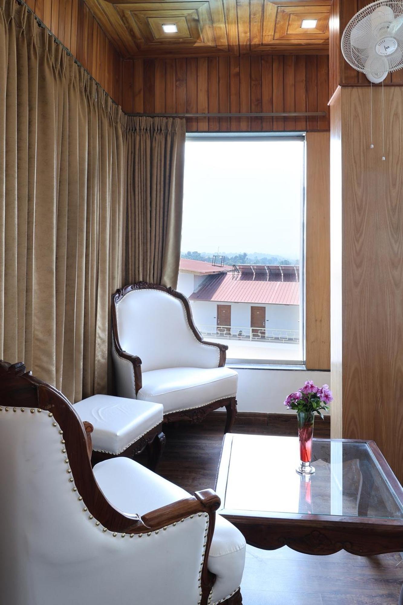 Hunky Dory Resort And Spa Dhar Khurd Exterior photo
